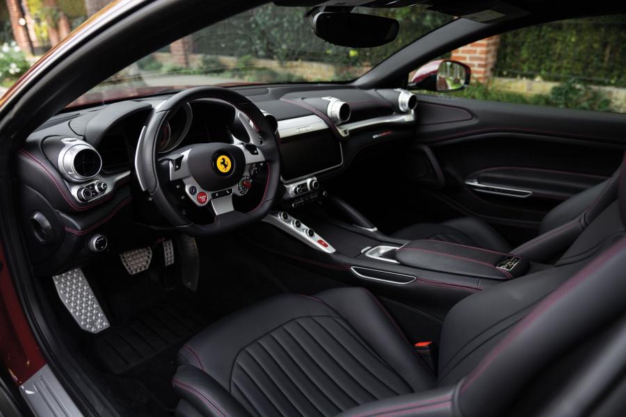 Торпедо Ferrari GTC4Lusso The Icon (229194) 2018 года  (фото 21 из 32)